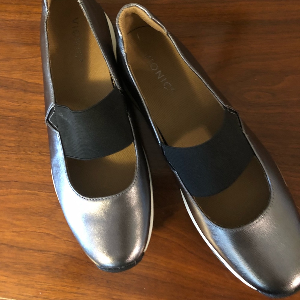 Vionic silver Mary Janes, size 11 M.